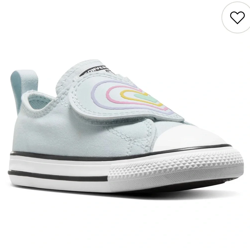 Converse Chuck Taylor All Star Heart Sneaker